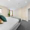 Modern 2-Bed London Flat with King Bed -25 off for Long Stay Guests-Sleeps 6-Book Instantly! - Barnet