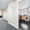 Modern 2-Bed London Flat with King Bed -25 off for Long Stay Guests-Sleeps 6-Book Instantly! - Barnet