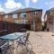2BR Flat, Free Parking, WiFi, Smart TV - Whitley