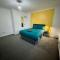 Broughty Ferry, PRICE MATCH GAURANTEE, 4 Bed House, Great for Contractors, Fully Equipped, Private Parking, Easy Ring Road Access, MINIMUM 90 Nights Bookings ONLY - ASK SUNRISE SHORT LETS DUNDEE - LONG TERM RATES AVAILABLE AT SUNRISE SHORT LETS DUNDEE - Dundee