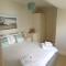3TheDome - Luxury Ground Floor Apartment opposite the Beach, Barton on Sea