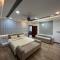 Luxury Stay Private Home with Jacuzzi & Pool - Varanasi