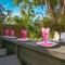 Beach Cottage with heated pool just off Siesta Key