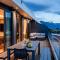 The Cove Penthouse- Lake Views- Free Parking- AC- BBQ