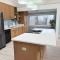 Bright and Spacious Stay - أوكسون هيل