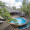 Ndlovu Safari Lodge