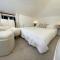White Rose Getaway in Historical Cottage - Horseheath