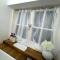 White Rose Getaway in Historical Cottage - Horseheath