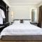 Hotel Adore