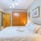 A colourful 3BR home, with Smart TV & Balcony by 360 Estates - 圣保罗湾城