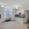 Spacious 5-Bed Flat in Stockton, Sleeps 9