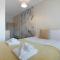 Spacious 5-Bed Flat in Stockton, Sleeps 9