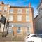 Stylish Comfort 4-Bed on Church Road, Sleeps 4