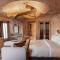 Avantgarde Refined Caves Of Cappadocia - 于尔居普