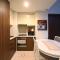 Brown Stone - Canal View Reva - Dubaj
