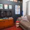 Poseidon's Pad - Eclectic 2-bedroom apartment in trendy Muizenberg - Muizenberg