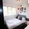 Binfield - Spacious Luxurious Four Bedroom House