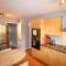 Binfield - Spacious Luxurious Four Bedroom House