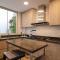 Casa Junin by Wynwood House - Lima