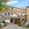 Cosy house near Porto de Mós with shared swimming pool
