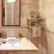 Cosy House in Veguellina de Orbigo with Fenced Garden