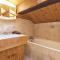 Chalet chaleureux à Champagny-en-Vanoise avec jacuzzi