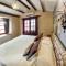 Charming house in Albion + enclosed garden and shared pool