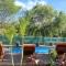 Charming house in Albion + enclosed garden and shared pool - Albion