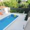 Comfortable Apartment in Kaštel Novi, Shared Pool, 47m² - 卡什泰拉