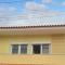 Comfortable Apartment in Feijó with Shared Pool, 90 m²