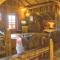 Chalet spacieux à Saint-Nicolas-la-Chapelle avec cheminée