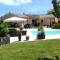Villa charmante avec piscine privée à Saint-Martin-Lacaussade