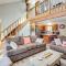 Private Spa, Fire Pit and Deck Poconos Home!