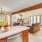 Private Spa, Fire Pit & Deck: Poconos Home!