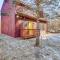 Private Spa, Fire Pit and Deck Poconos Home!