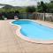 Appartement spacieux à Bouillante avec piscine partagée