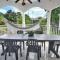 Bungalow charmant à Capesterre 67 m² avec piscine partagee