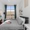 High Ceiling 1 Bedroom Apt in the Central