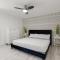 hot tub and Event Open Luxury Home Fits 16 plus - دالاس