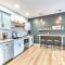 Mountain Views and Fire Pit Sandgate Getaway - Sandgate