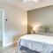 Mountain Views and Fire Pit Sandgate Getaway - Sandgate
