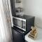 Comfortable King Bedroom within A HOME WITH HOSTS - كولومبوس