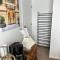 Comfortable King Bedroom within A HOME WITH HOSTS - كولومبوس