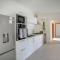 Sunny Two Bedroom Loft - Sea Views and Pool - Rivière Noire