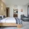 Sunny Two Bedroom Loft - Sea Views and Pool - Rivière Noire