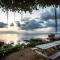 Ocean View Penthouse With Pool, Beach and Sunset - Tamarin