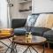 Cozy Central 2 Bed Apt with Great View - Parking - Edinburgh