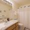 Quiet River Spacious Hood River Home - 30 Day Minimum! townhouse