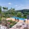 Maison avec magnifique vue et piscine privative