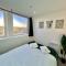 Two Bedroom Flat by Brookland Stays Serviced Accommodation Short Lets Leeds with Free WiFi - 伊登